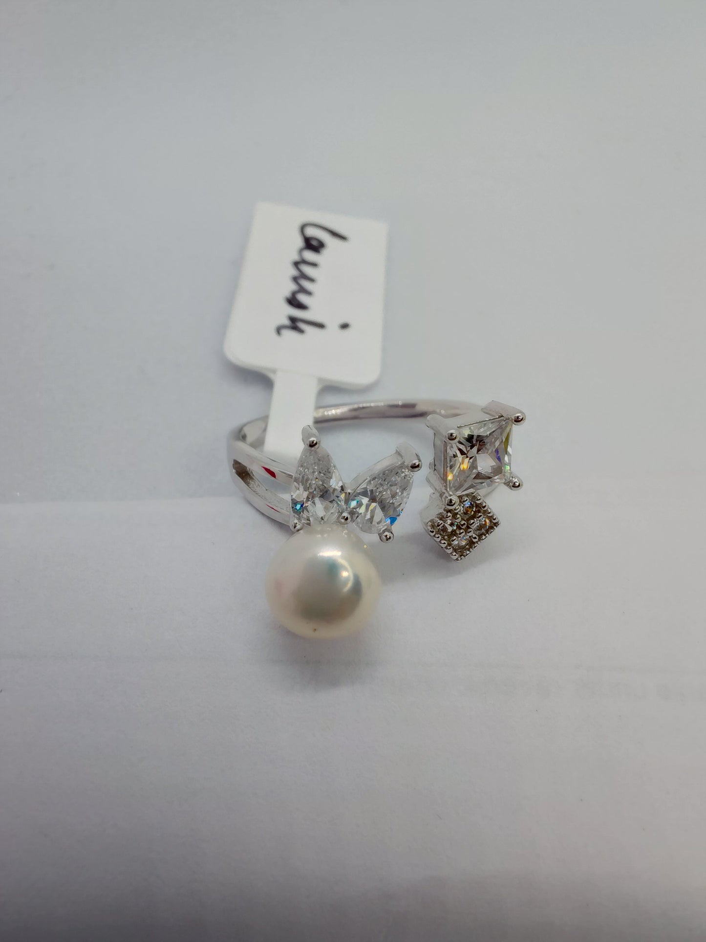 925 White cz stone and pearl ring