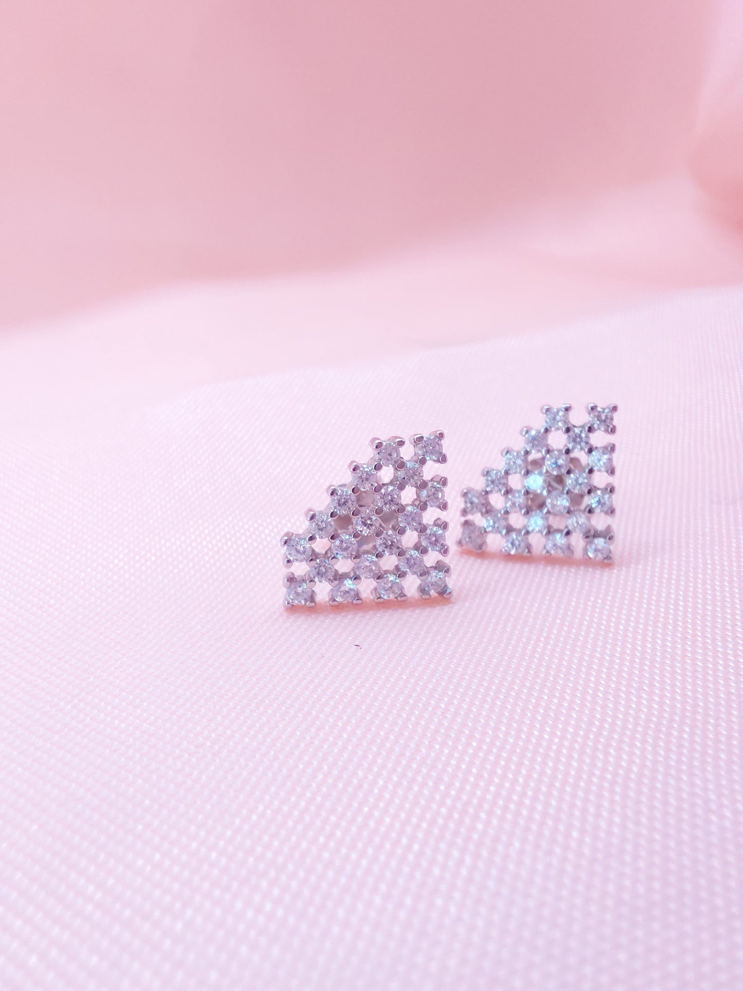 White cz stone diamond shaped 925 studs