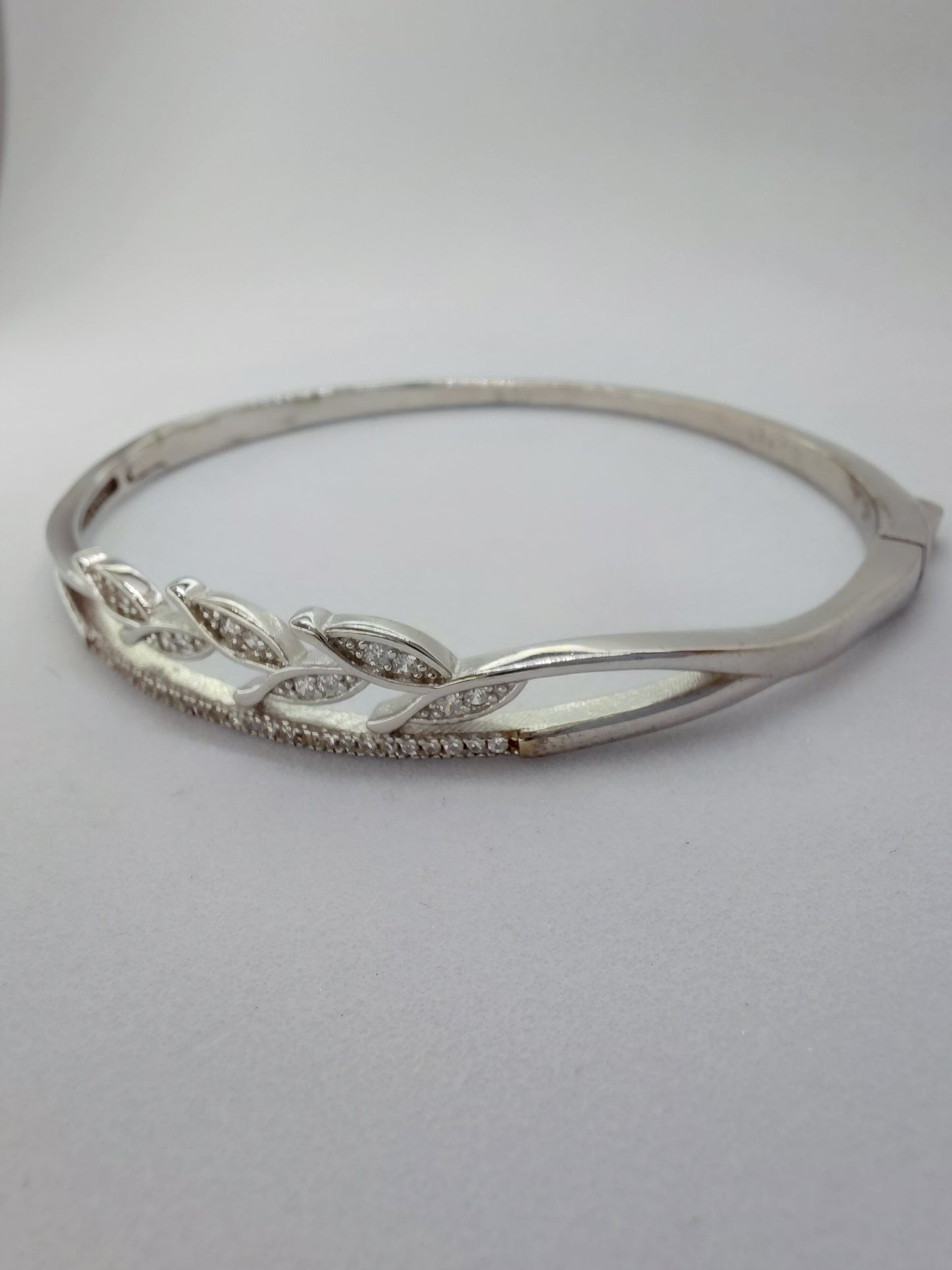 Leaf design Bracelet cum Bangle with lock
