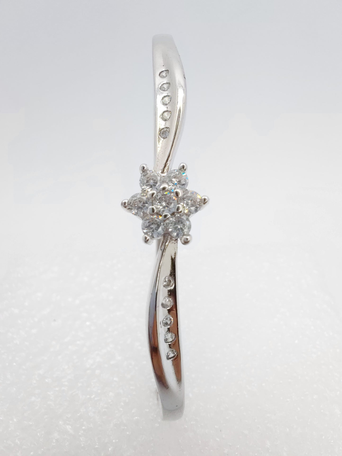 Flower pattern bracelet cum bangle with lock
