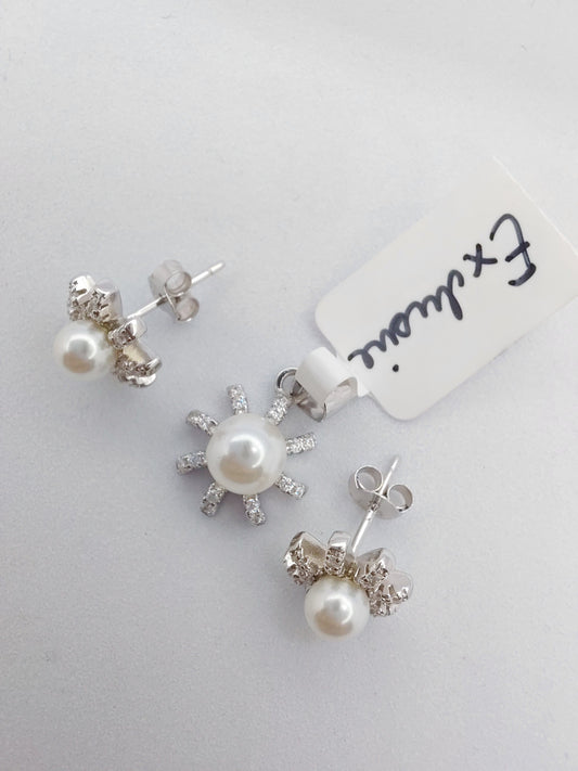 Elegant pearl and cz stone set