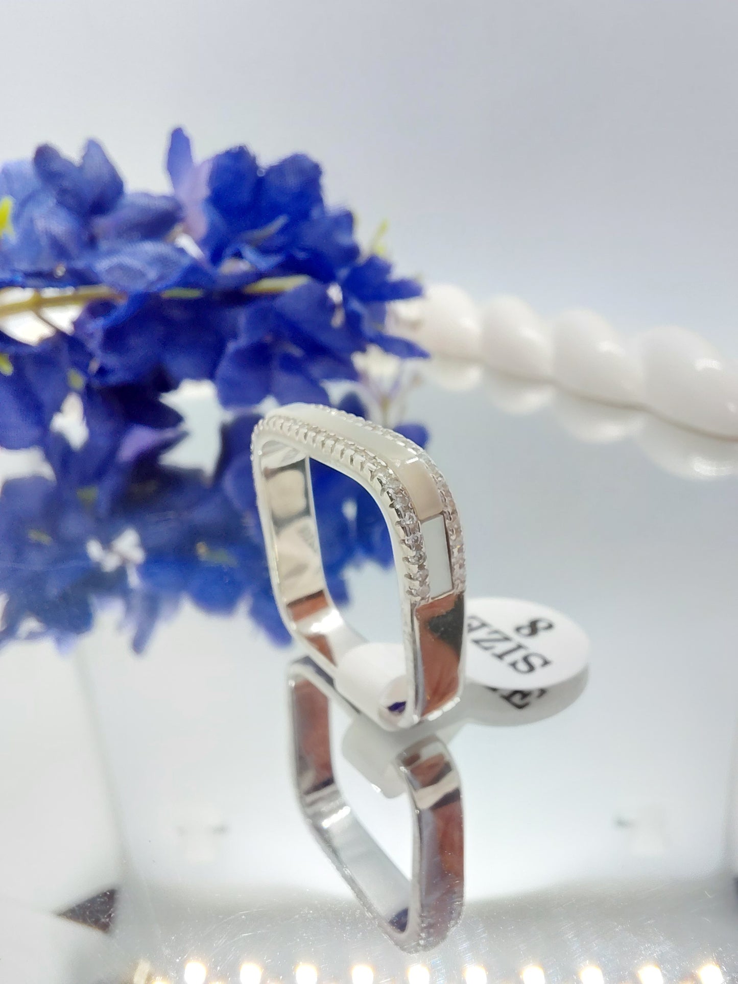 The squared elegance (mother of pearl)