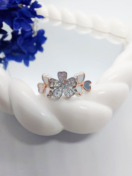 The flower trio (mother of pearl)