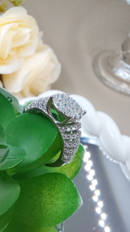 Queen's radiance ring