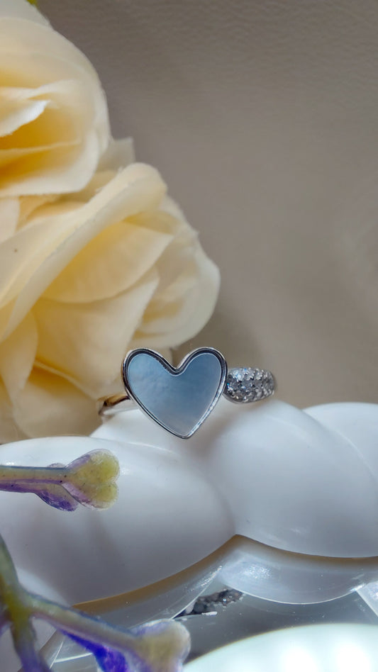 The heart of mother of pearls ring