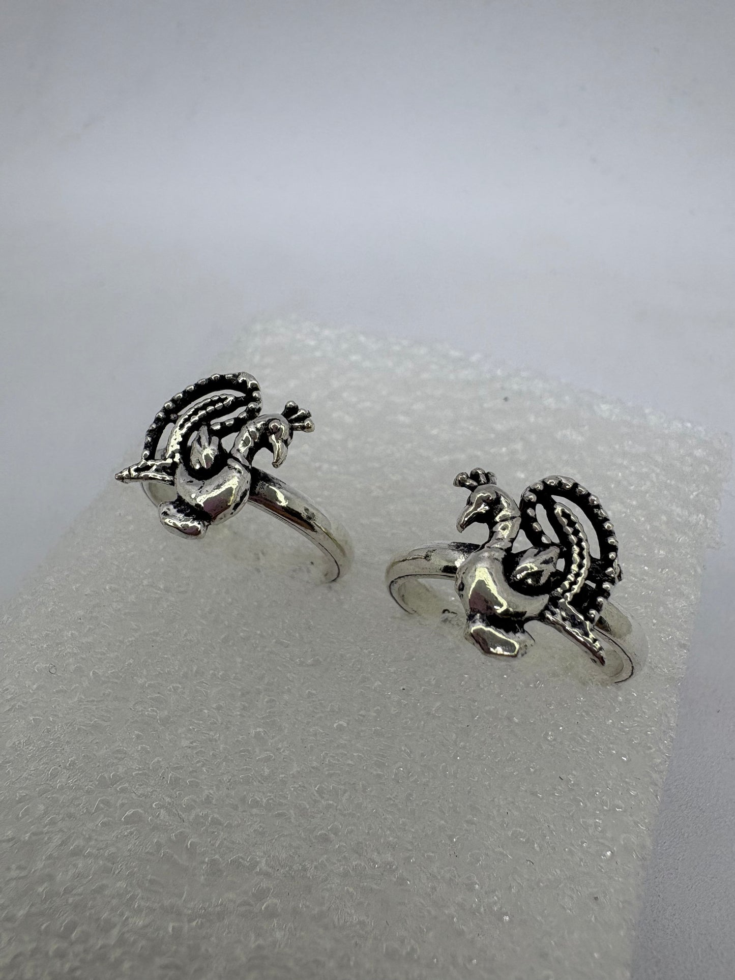 Oxidised peacock 925 toe rings