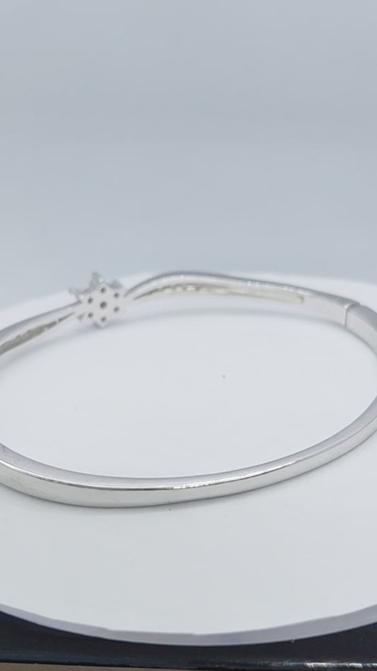 Flower pattern bracelet cum bangle with lock
