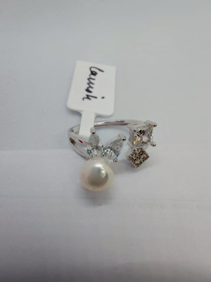 925 White cz stone and pearl ring