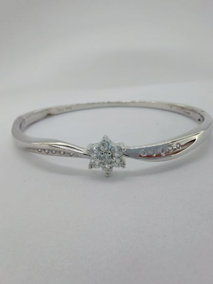 Flower pattern bracelet cum bangle with lock