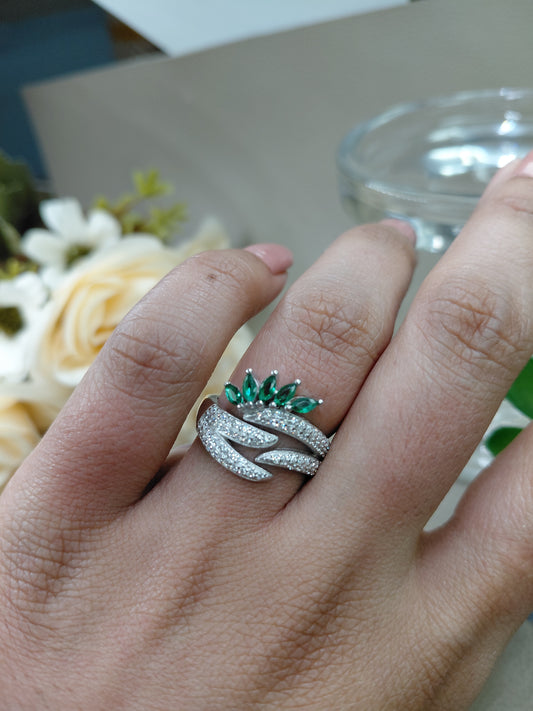 Emerald crown ring