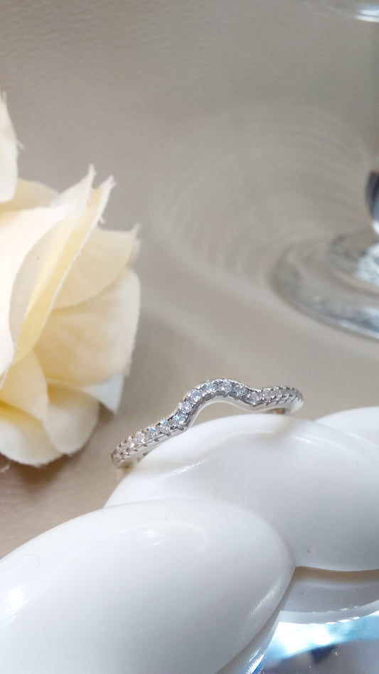 Celeste curve ring