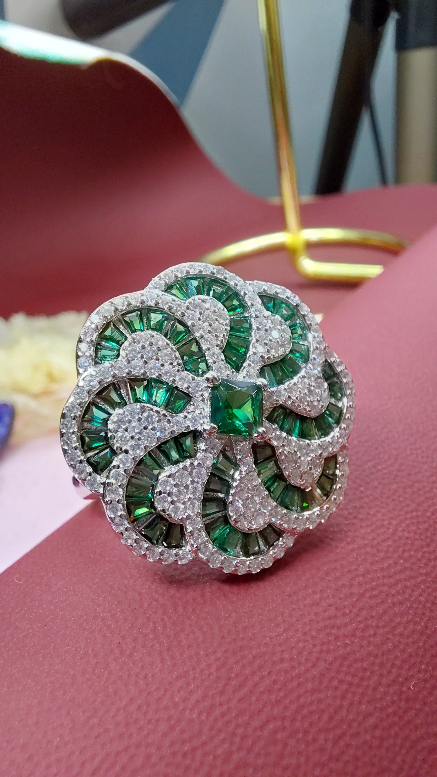 The emerald loop