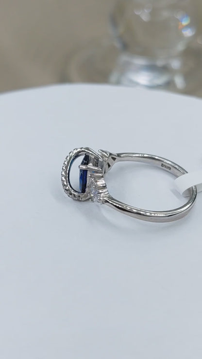 The crowned sapphire ring