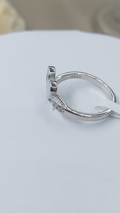 The heart of mother of pearls ring